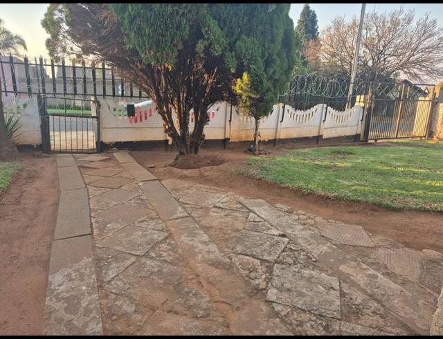 3 BEDROOM HOUSE FOR SALE IN ENNERDALE EXT 1